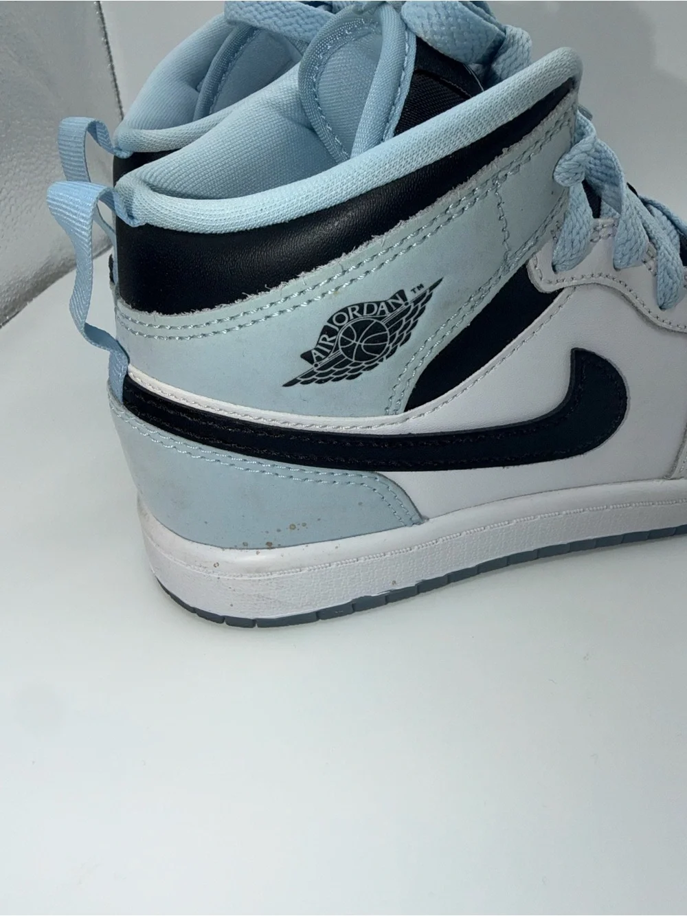 Nike Kids High-Top Sneakers in Light Blue, Navy & White